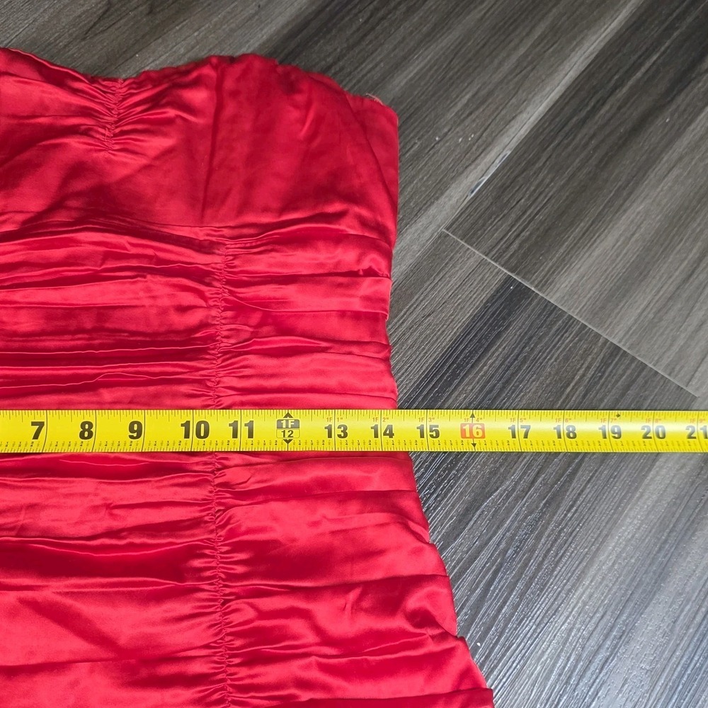 Express Red Strapless Mini Dress Size 6 Silk Ruched Bodycon Party Cocktail - Picture 10 of 11